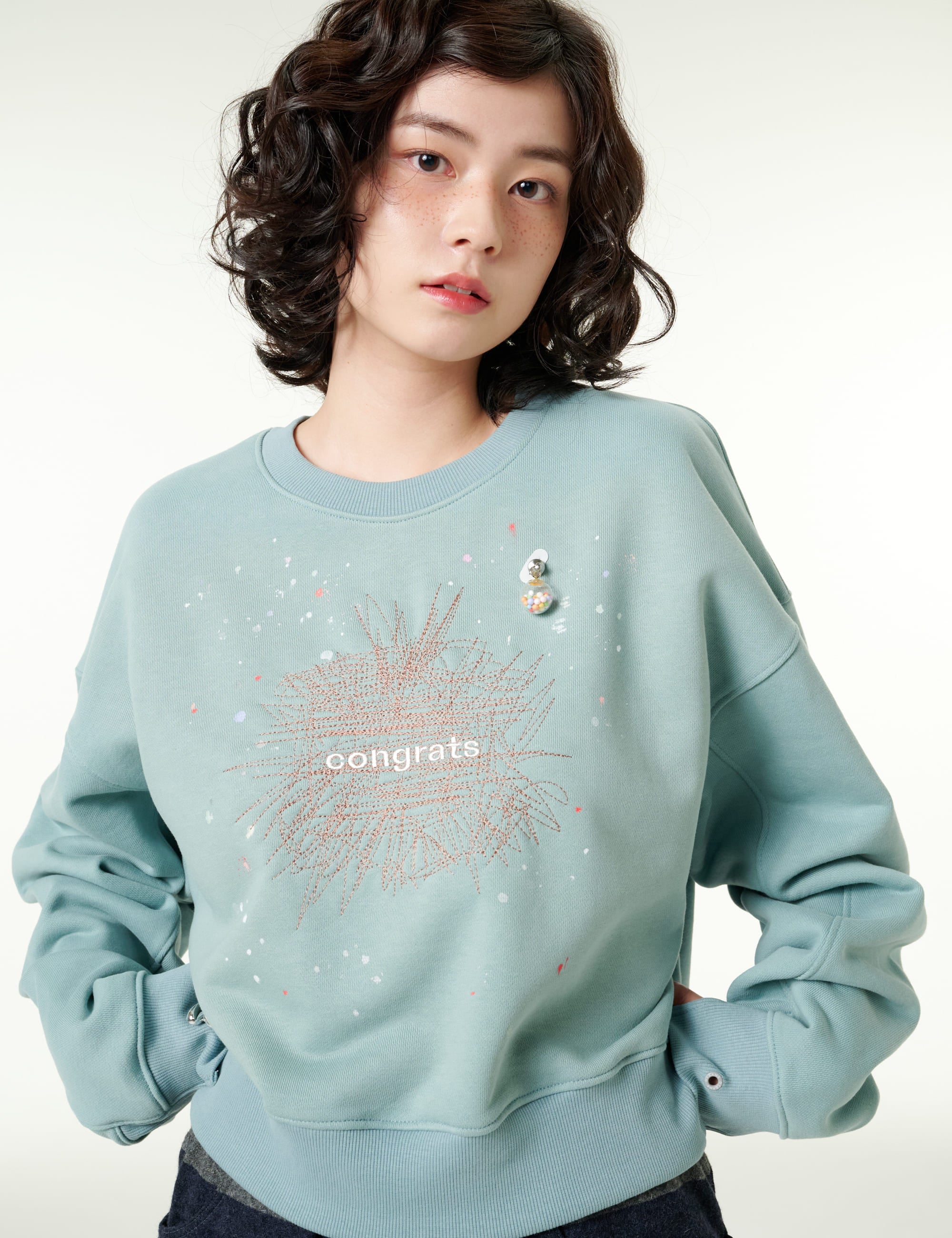 [CLOUD CAKE] Women's Fashion Cloud Cake Line Drawing Embroidered Sweatshirt